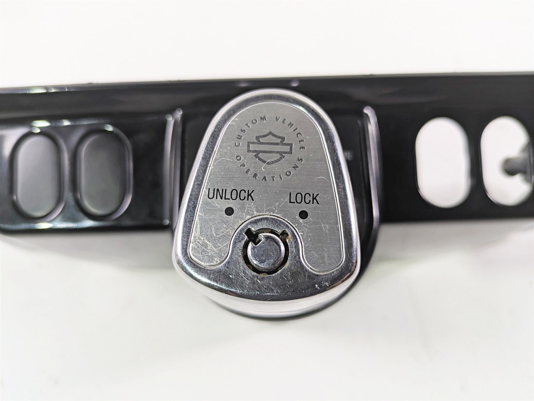 2010 Harley Touring FLHXSE CVO Street Glide Ignition Switch Lock - Vin 71572-06 {{ shop.shopifyCountryName }} - Mototech271