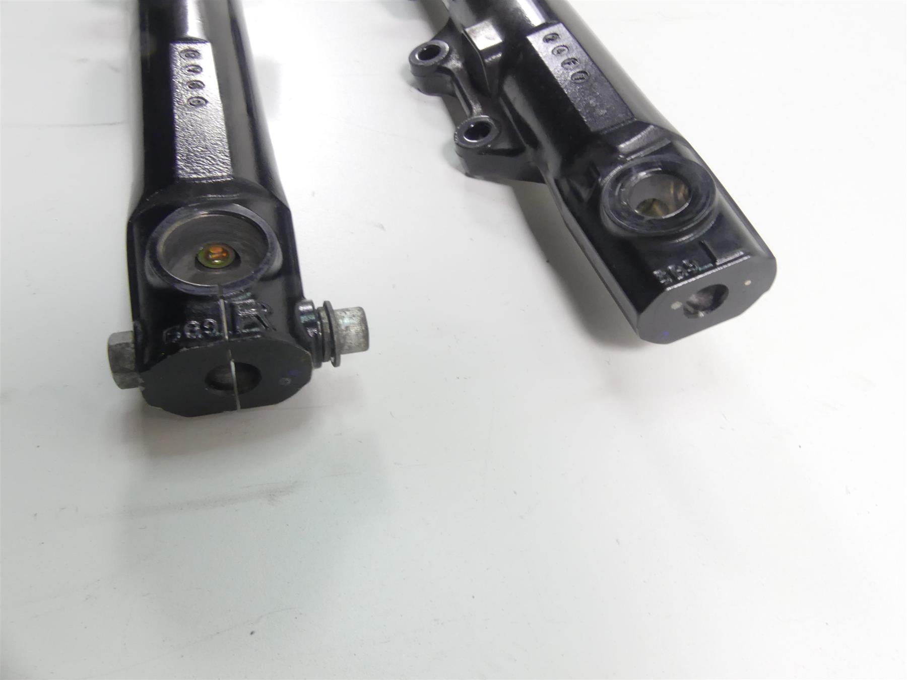2018 Harley Sportster XL1200 Custom Straight Showa Front Fork Leg Set 45400206 {{ shop.shopifyCountryName }} - Mototech271