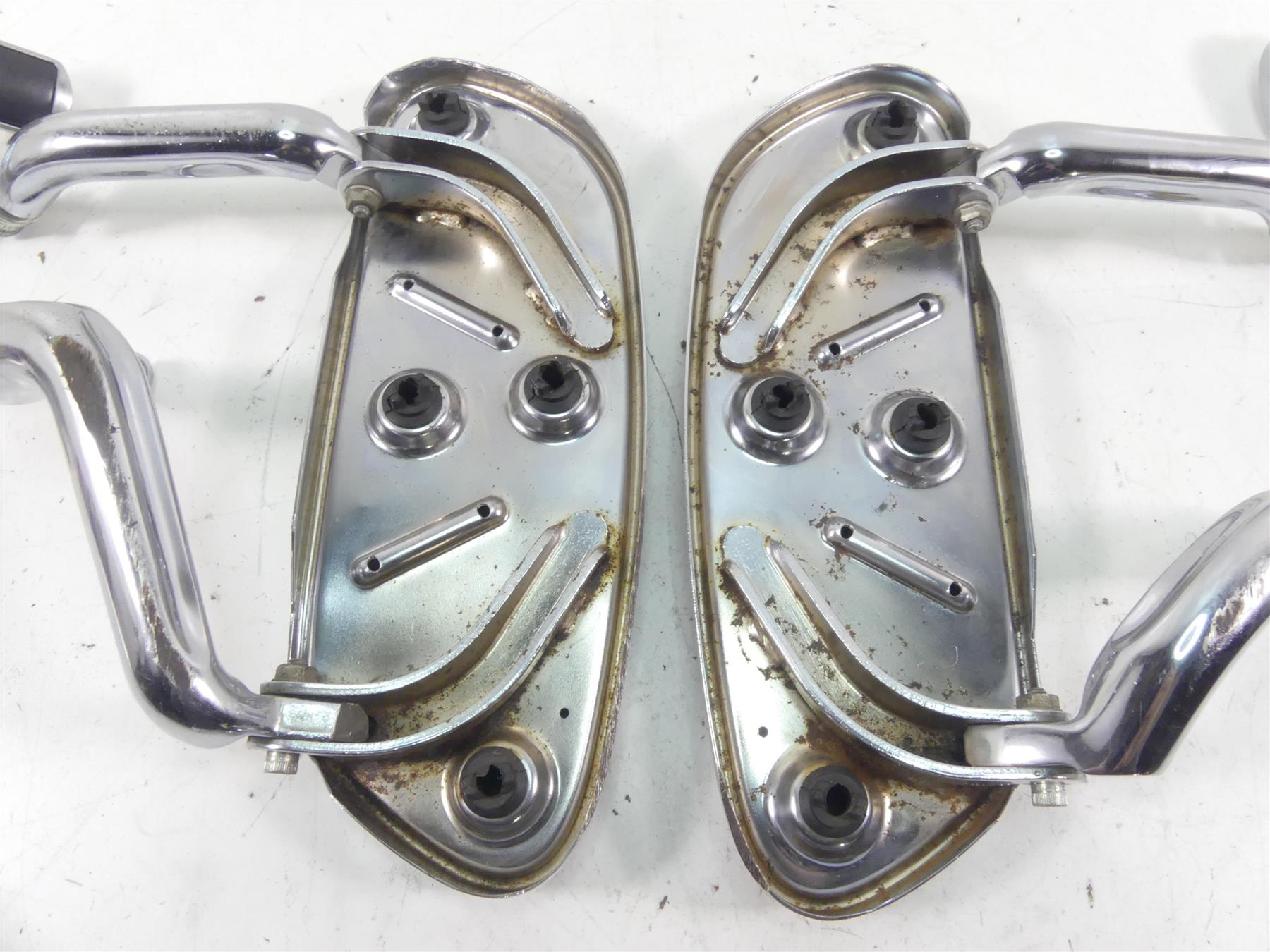 2005 Harley Touring CVO FLHTCSE Electra Glide Chrome Floorboard Set 50688-04 {{ shop.shopifyCountryName }} - Mototech271