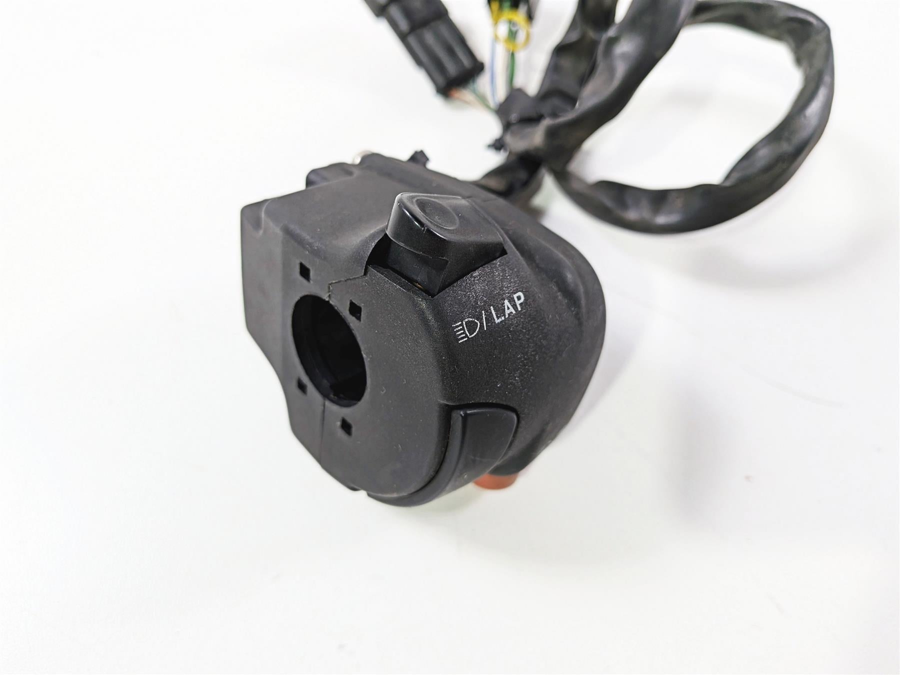 2008 Aprilia RSVR 1000 Factory Left Hand Control Switch Blinker Light AP8127365 {{ shop.shopifyCountryName }} - Mototech271