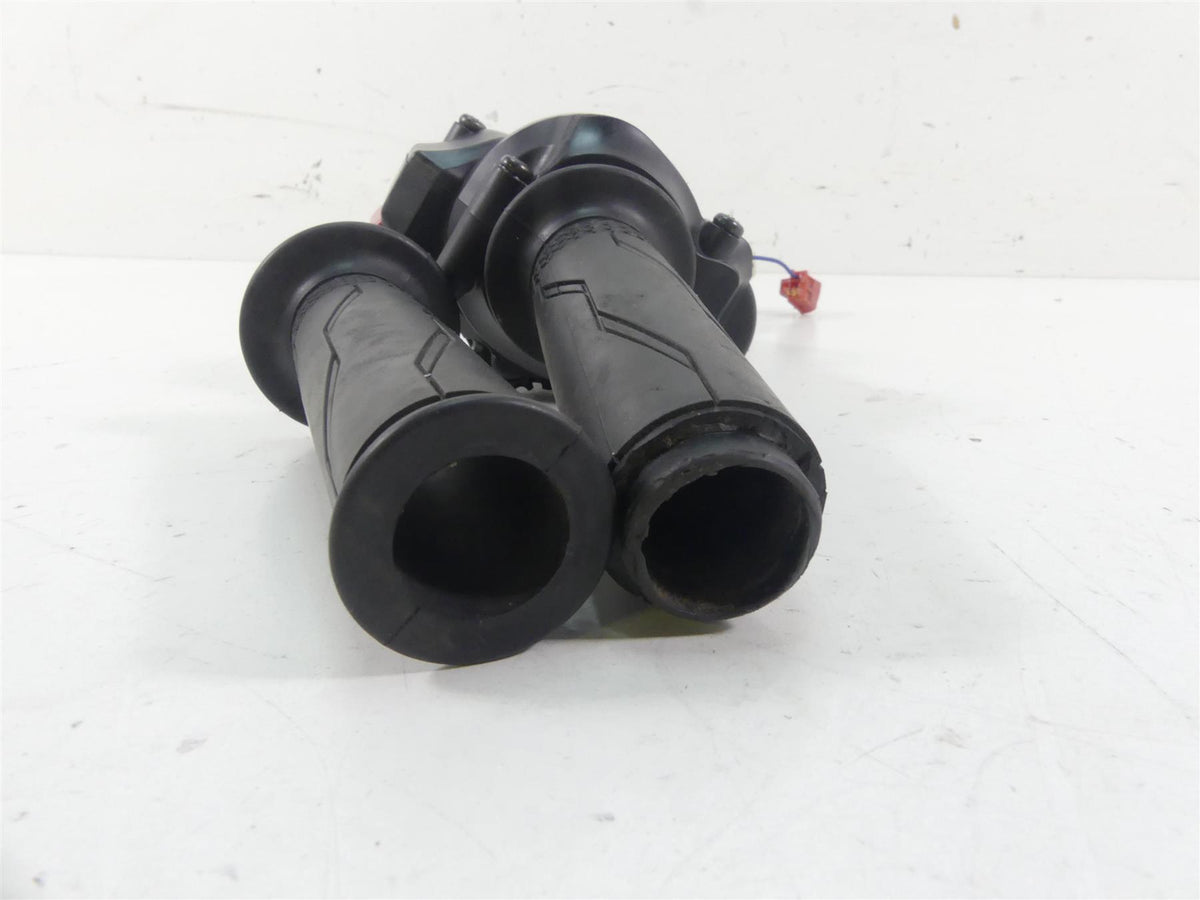 2022 Yamaha MT09 FZ09 Right Control Switch & Throttle Set - Read B7N-26240-00-00 {{ shop.shopifyCountryName }} - Mototech271