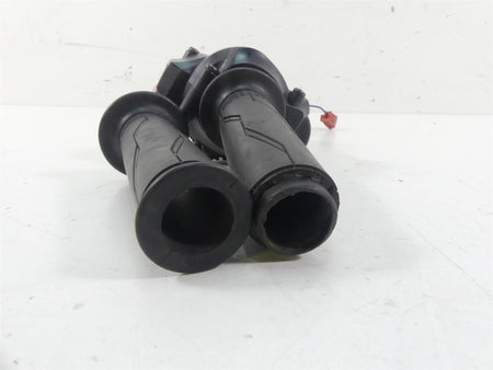 2022 Yamaha MT09 FZ09 Right Control Switch & Throttle Set - Read B7N-26240-00-00 {{ shop.shopifyCountryName }} - Mototech271