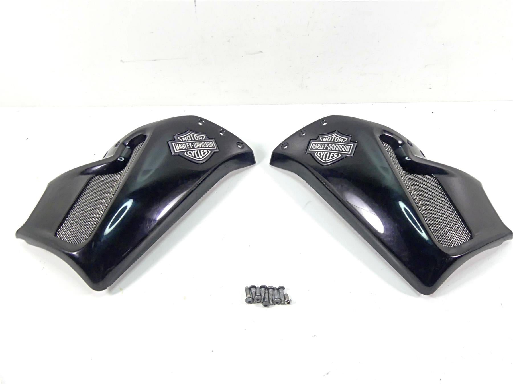 2015 Harley VRSCF Muscle V-Rod Neck Cover Fairing  Cowl Set 66469-09 66468-09