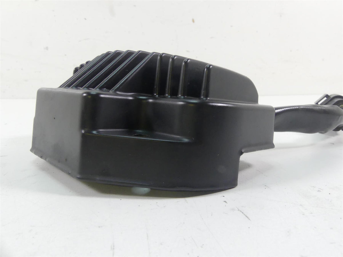 2005 Harley Dyna FXDLI Low Rider Rectifier Voltage Regulator 74631-04 {{ shop.shopifyCountryName }} - Mototech271