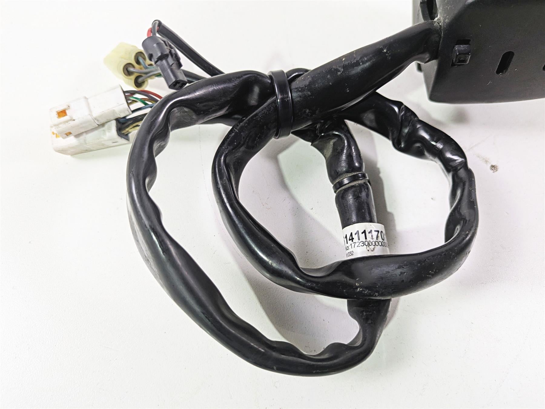 2018 KTM 1290 Super Duke R Left Hand Turn Signal Control Switch 61411170100 {{ shop.shopifyCountryName }} - Mototech271
