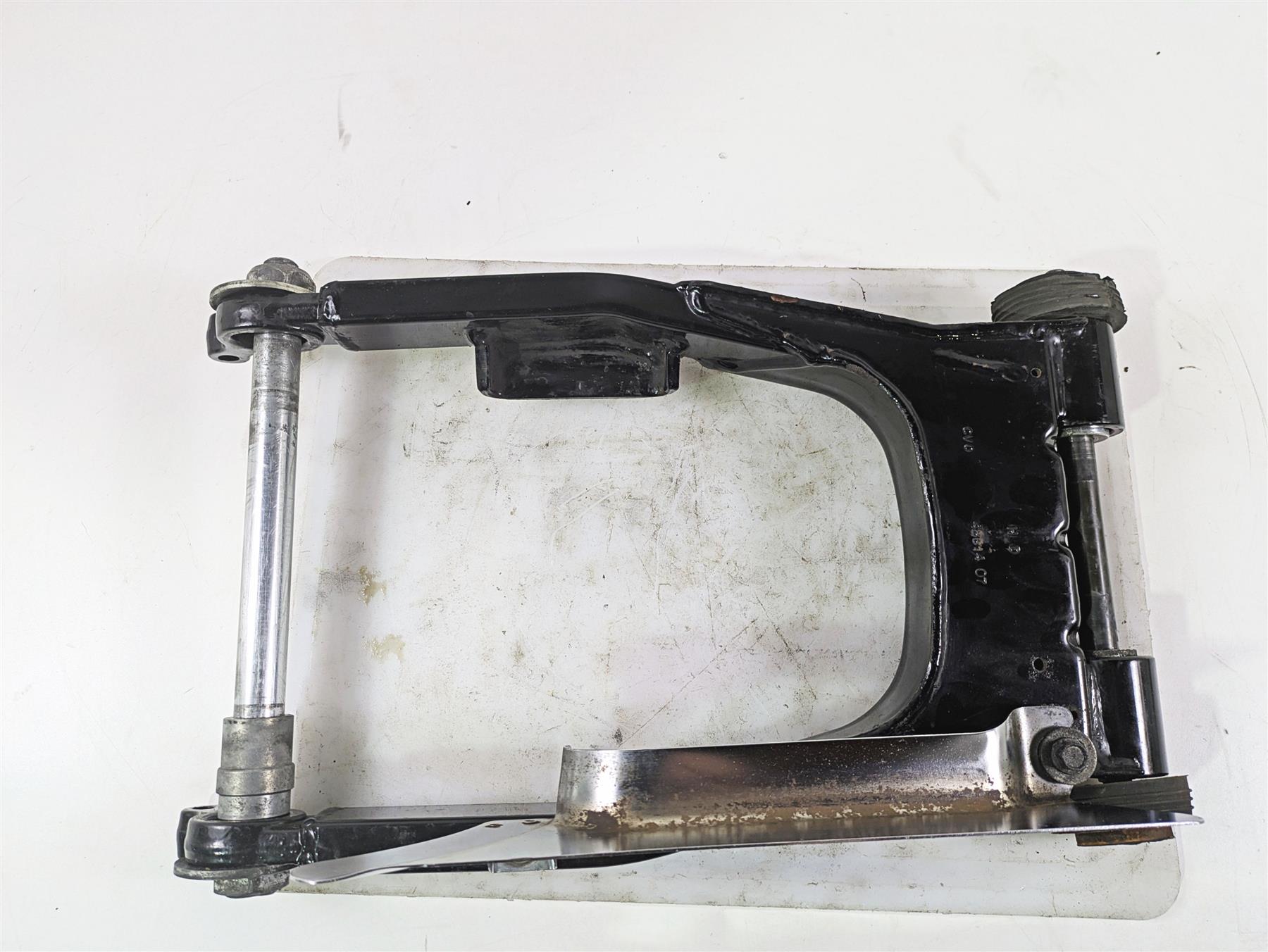 2007 Harley Touring FLHRSE CVO Road King Rear Swingarm Swing Arm 48613-07 {{ shop.shopifyCountryName }} - Mototech271