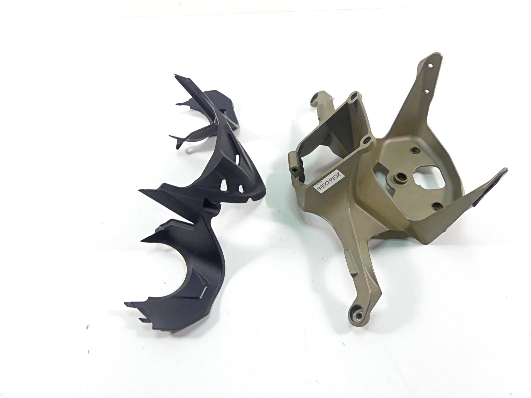 2012 Ducati Panigale 1199S Front Magnesium Stay Holder & Cover -Read 8291A552BA {{ shop.shopifyCountryName }} - Mototech271