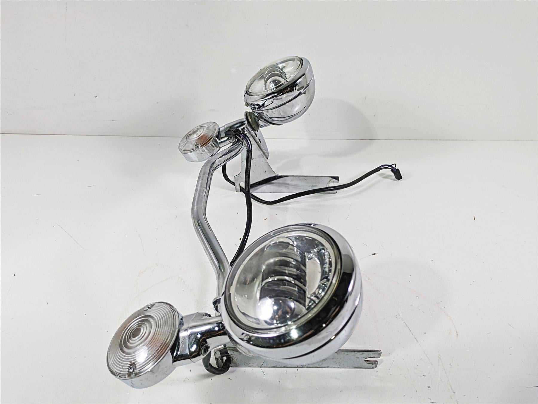 2008 Harley Touring FLHTCU E-Glide 105TH Front Blinker Spot Light Bar 68712-94A {{ shop.shopifyCountryName }} - Mototech271
