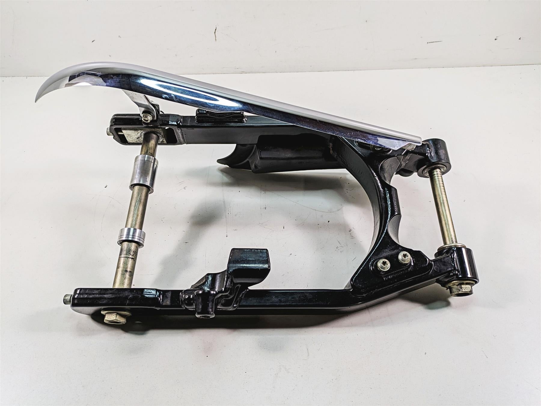 2009 Harley FXDF Dyna Fat Bob Rear Swingarm Swing Arm & Belt Guard 47820-06 | Mototech271