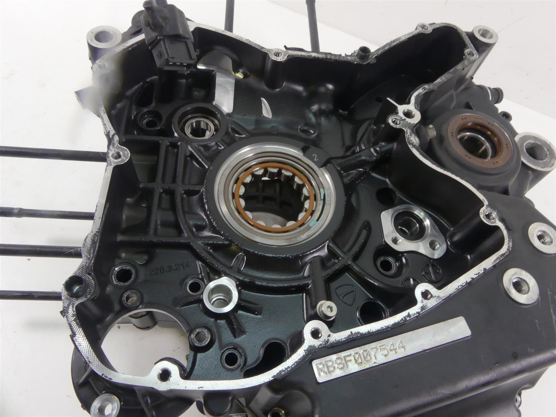 2015 Ducati Monster 1200 S Engine Crankcase Crank Case Set 69927481A {{ shop.shopifyCountryName }} - Mototech271