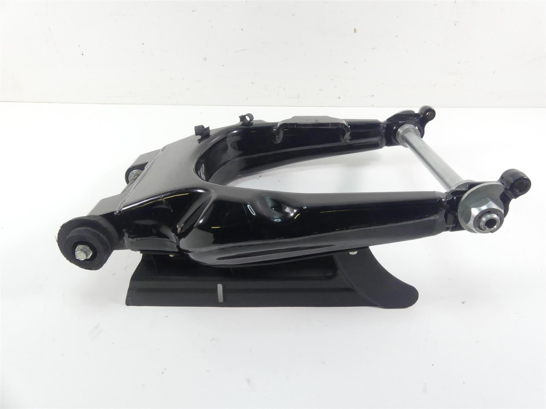 2016 Harley Touring FLHR Road King Rear Swing Arm Swingarm + Axle 47549-09A {{ shop.shopifyCountryName }} - Mototech271