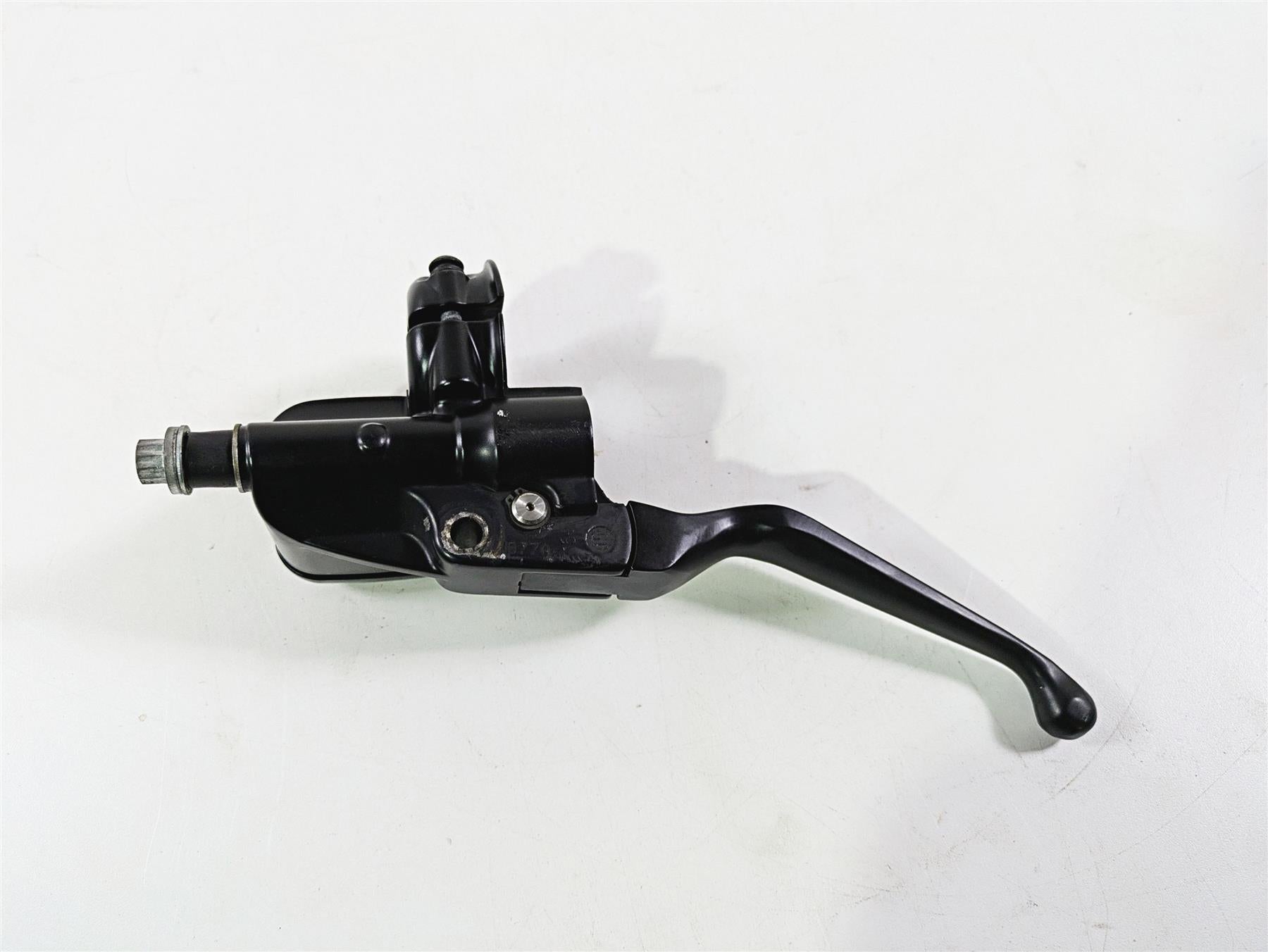 2017 Harley Dyna FXDB Street Bob Front Brake Master Cylinder 9/16" 45029-11D {{ shop.shopifyCountryName }} - Mototech271