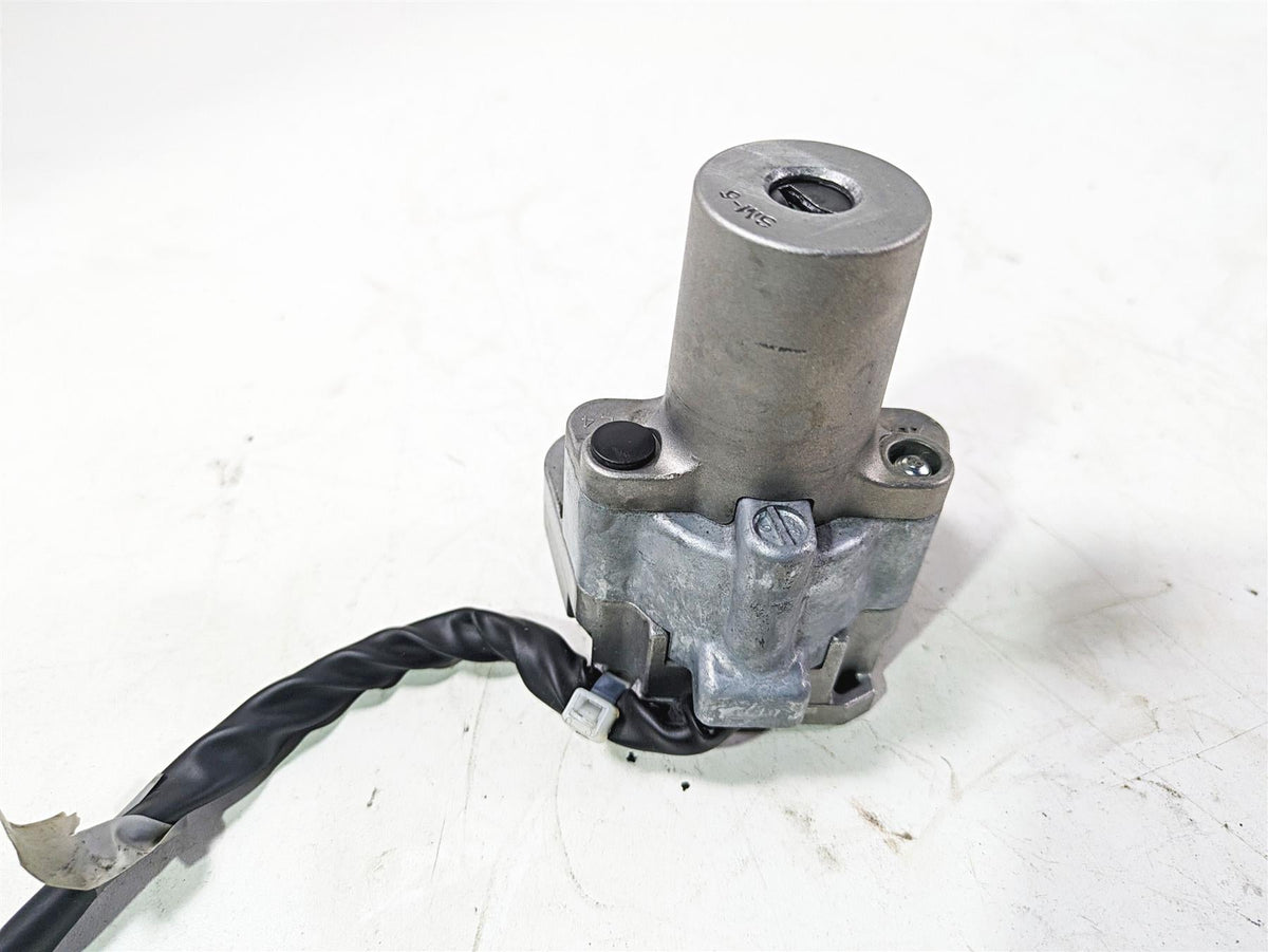 2018 Suzuki GSX1300 R Hayabusa Ignition Switch Key Lock Set - Read 37100-15850 {{ shop.shopifyCountryName }} - Mototech271