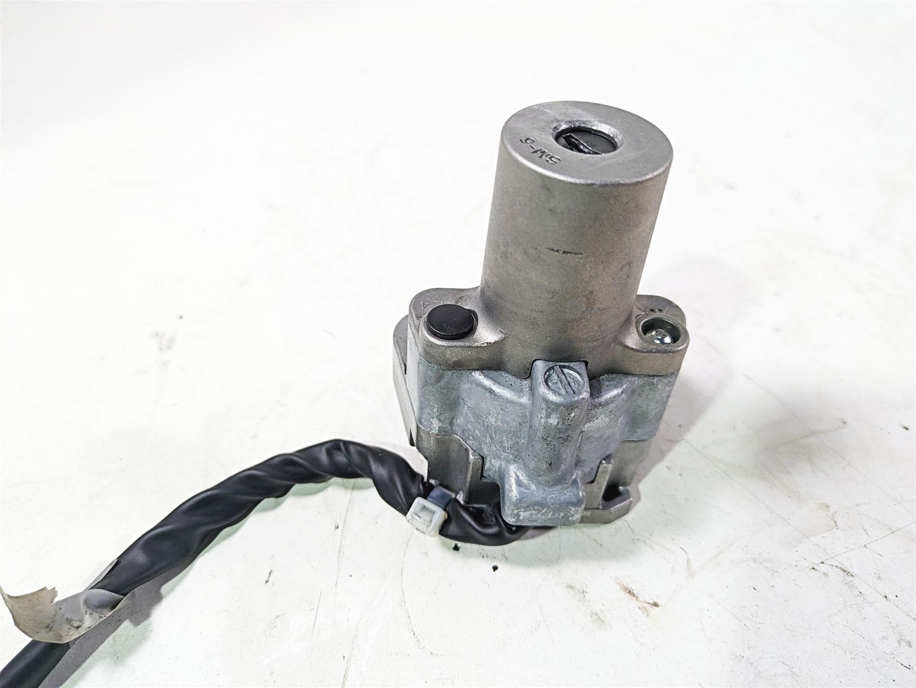 2018 Suzuki GSX1300 R Hayabusa Ignition Switch Key Lock Set - Read 37100-15850 {{ shop.shopifyCountryName }} - Mototech271