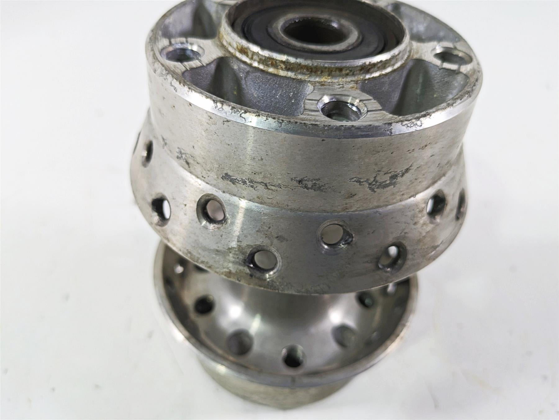 2003 Harley Dyna FXDL Low Rider 100TH Rear Wheel Hub 3/4" bearings 40975-05A {{ shop.shopifyCountryName }} - Mototech271
