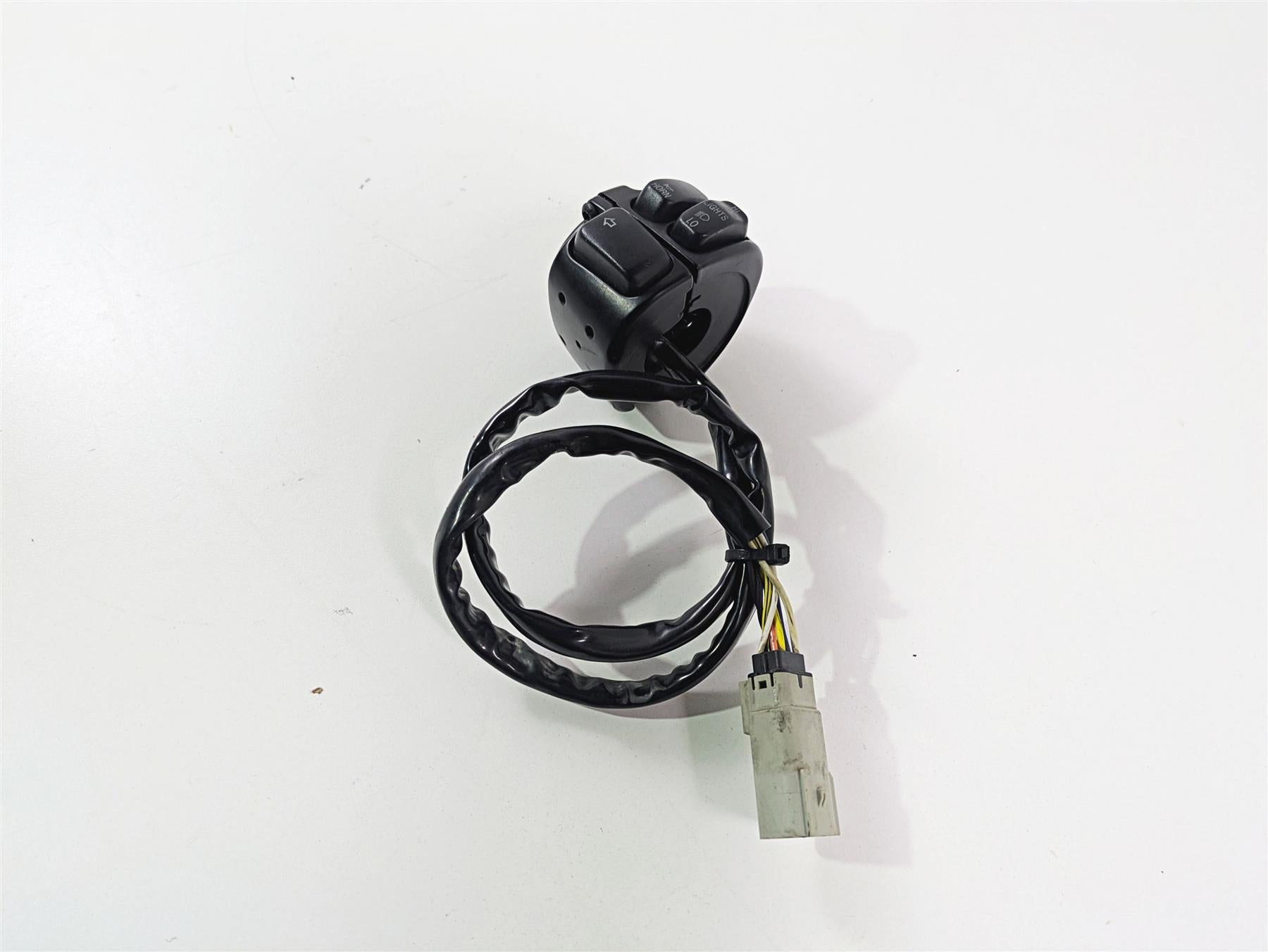 2009 Harley FXDC Dyna Super Glide Left Hand Lights Control Switch 71682-06A {{ shop.shopifyCountryName }} - Mototech271