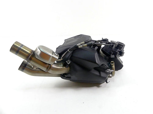 2022 Triumph Speed Triple 1200 RS Center Exhaust Chamber & Servo Motor T2209601 | Mototech271