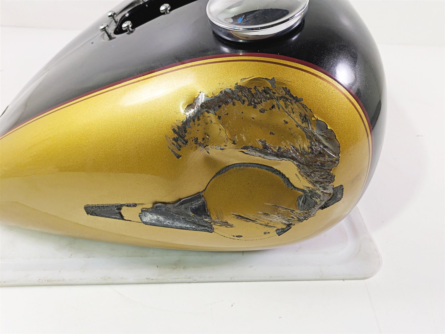 2017 Harley Softail Heritage Classic FLSTC Fuel Gas Petrol Tank 61625-11 {{ shop.shopifyCountryName }} - Mototech271