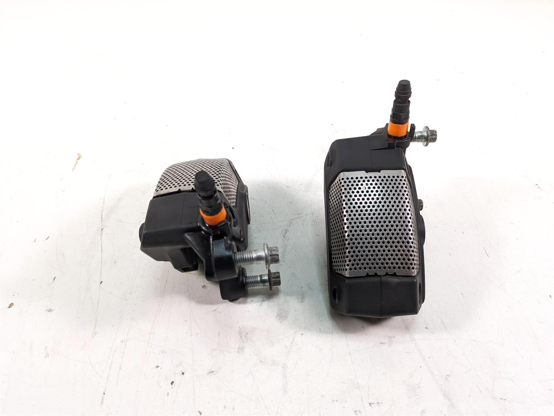 2014 Harley Touring FLHTK Electra Glide Brembo Front Brake Caliper Set 43027-08 {{ shop.shopifyCountryName }} - Mototech271