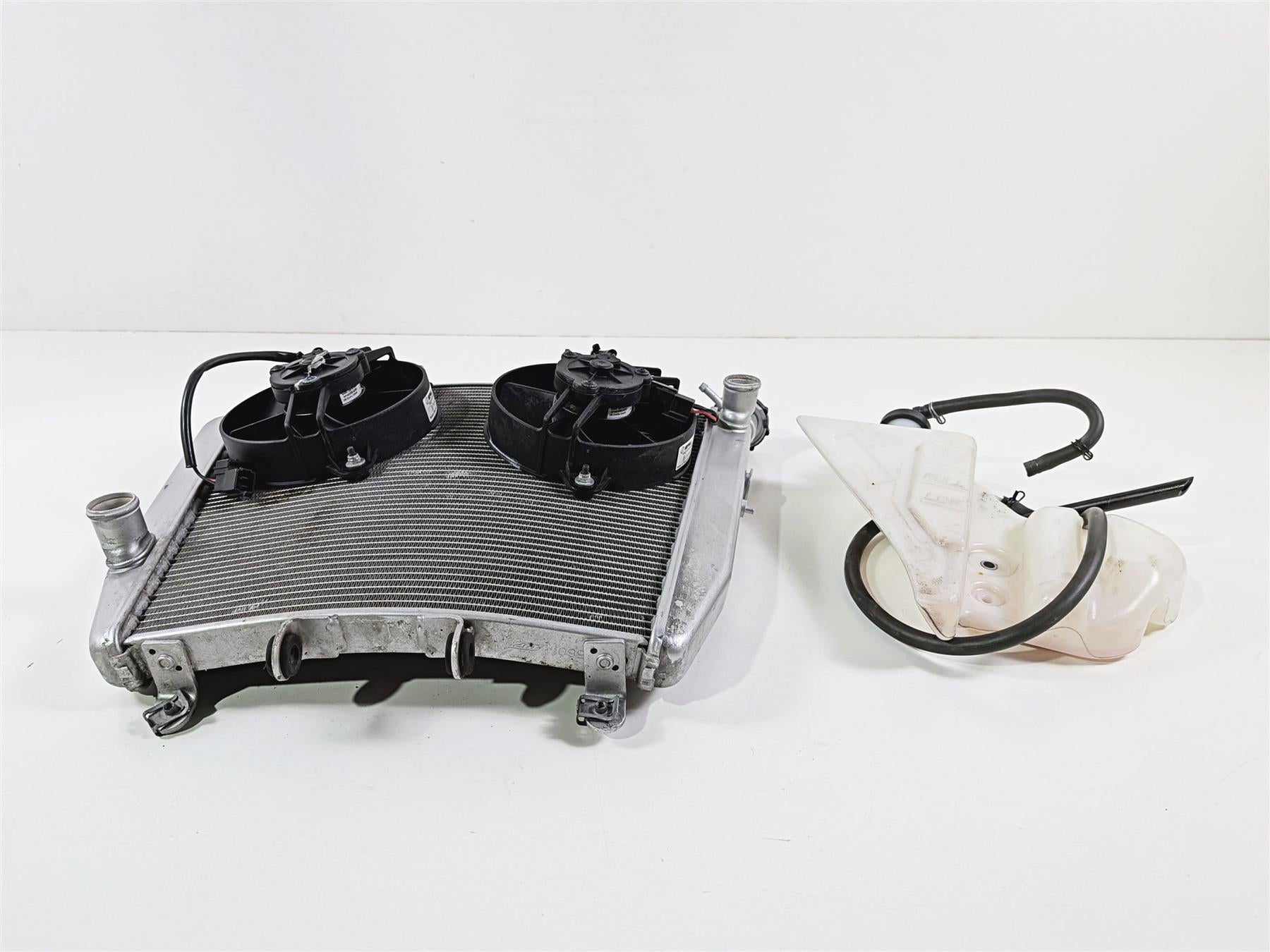 2016 Aprilia RSV 1100 Tuono V4 Factory Radiator Fan Reservoir Set 2B003834 {{ shop.shopifyCountryName }} - Mototech271