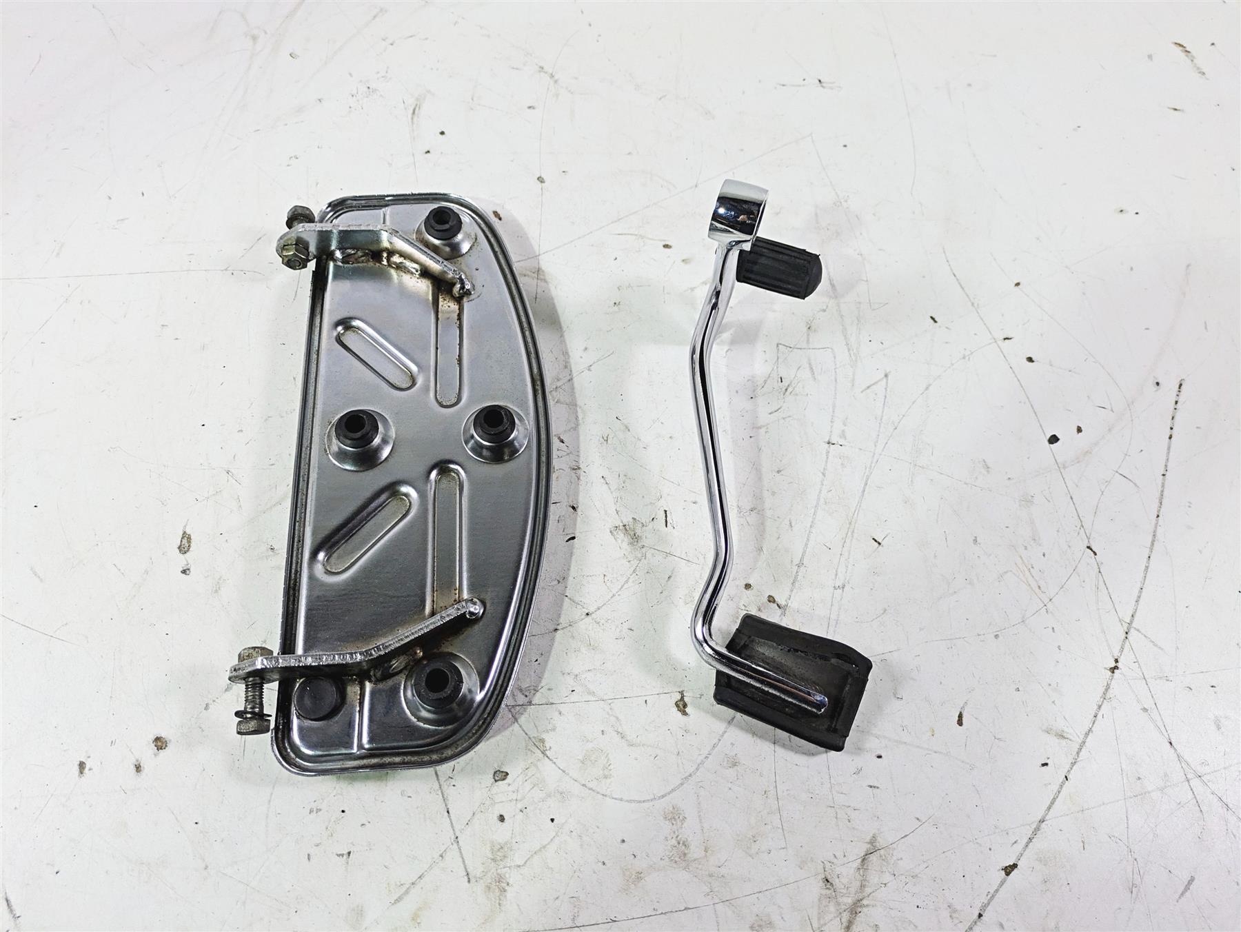 1998 Moto Guzzi California 1100 EV Right Floor Board & Brake Pedal GU03420330 {{ shop.shopifyCountryName }} - Mototech271