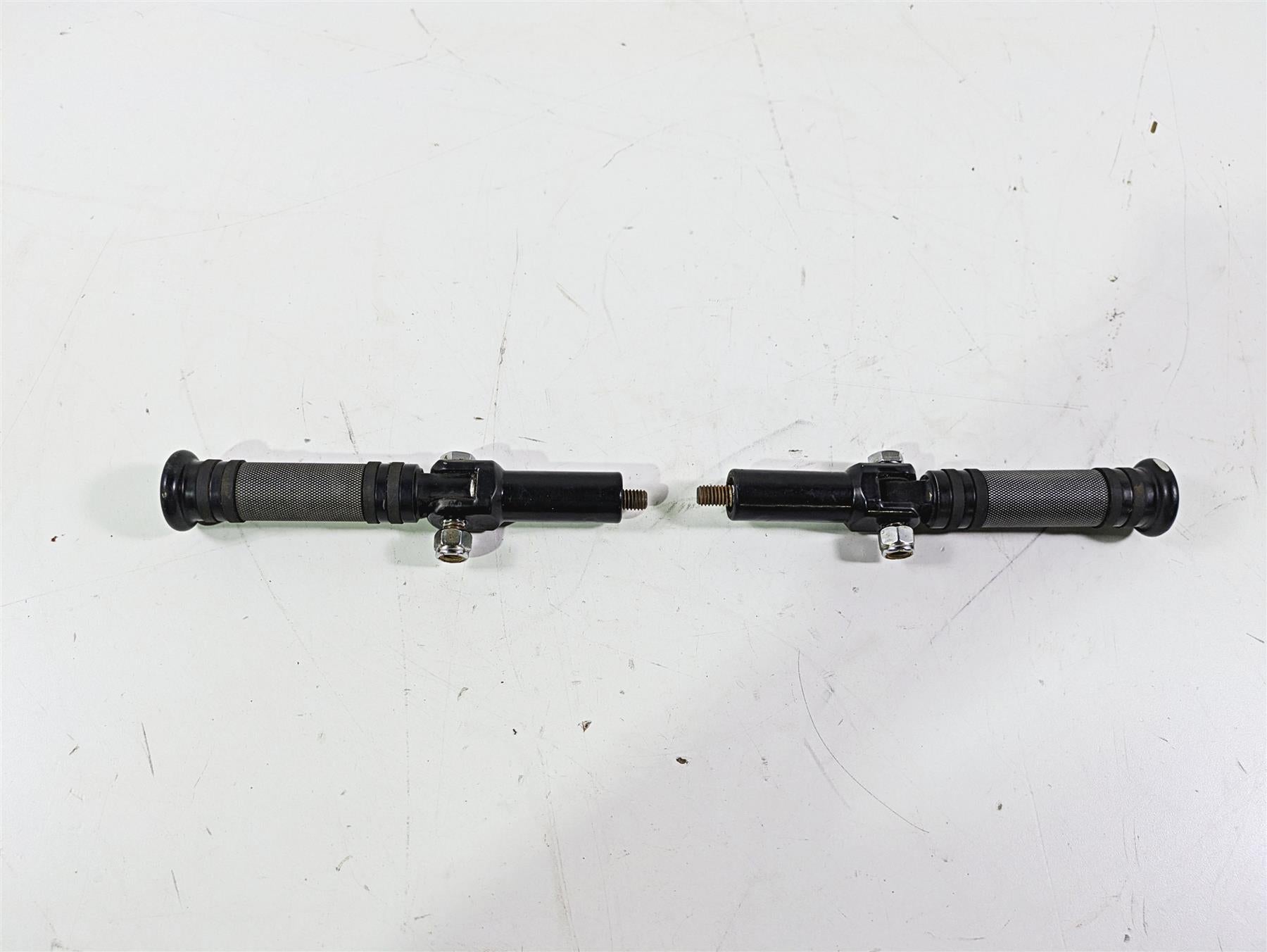 2008 Harley FLSTSB Cross Bones Diamond Black Passenger Footpeg Set 50911-08A {{ shop.shopifyCountryName }} - Mototech271