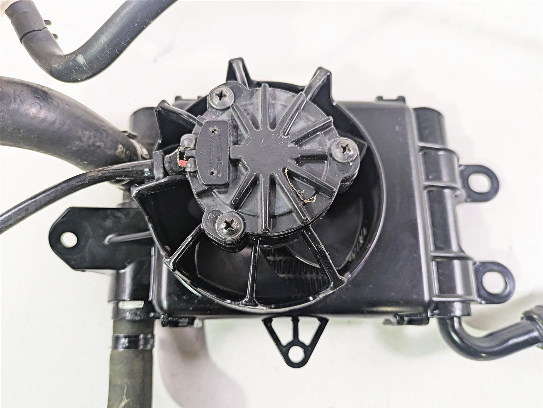 2015 Harley Touring FLHTKL Electra Glide Right Radiator Fan Reservoir 26800003F {{ shop.shopifyCountryName }} - Mototech271
