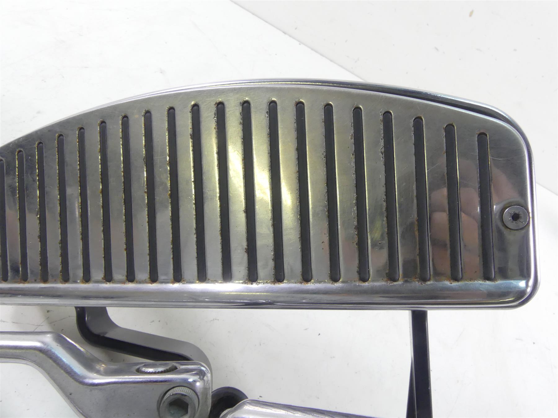 2005 Harley Softail FLSTSC Heritage Springer Left Front Floorboard 33630-00 {{ shop.shopifyCountryName }} - Mototech271