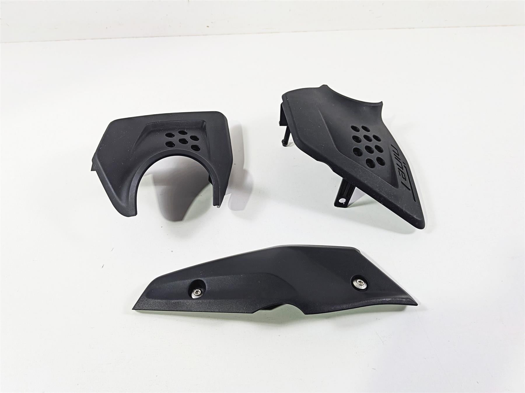 2023 BMW R nineT Scrambler K23 Between Leg Infill Fairing Set 46639444065 {{ shop.shopifyCountryName }} - Mototech271