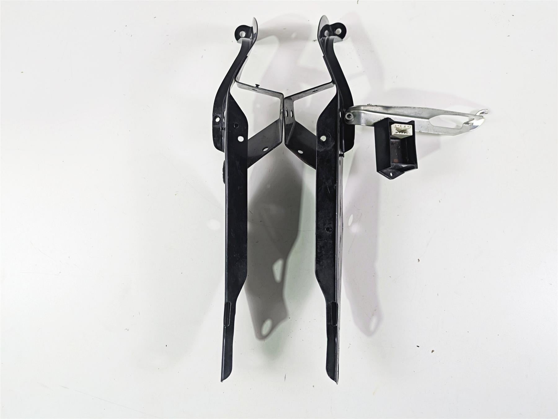 2001 Harley Touring FLHX Street Glide Front Fairing Mount Set - Read 58478-96
