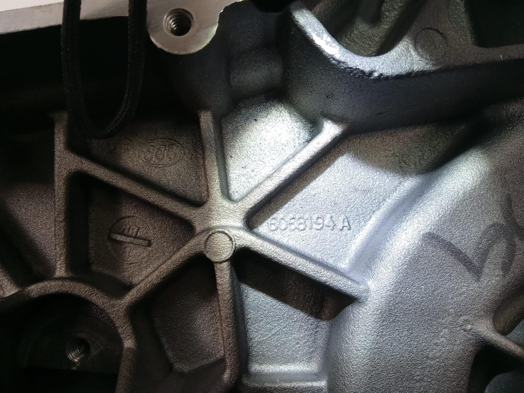 1999 Harley Dyna FXDS Convertible Inner Primary Clutch Cover Mid Cntrl 60681-94A {{ shop.shopifyCountryName }} - Mototech271