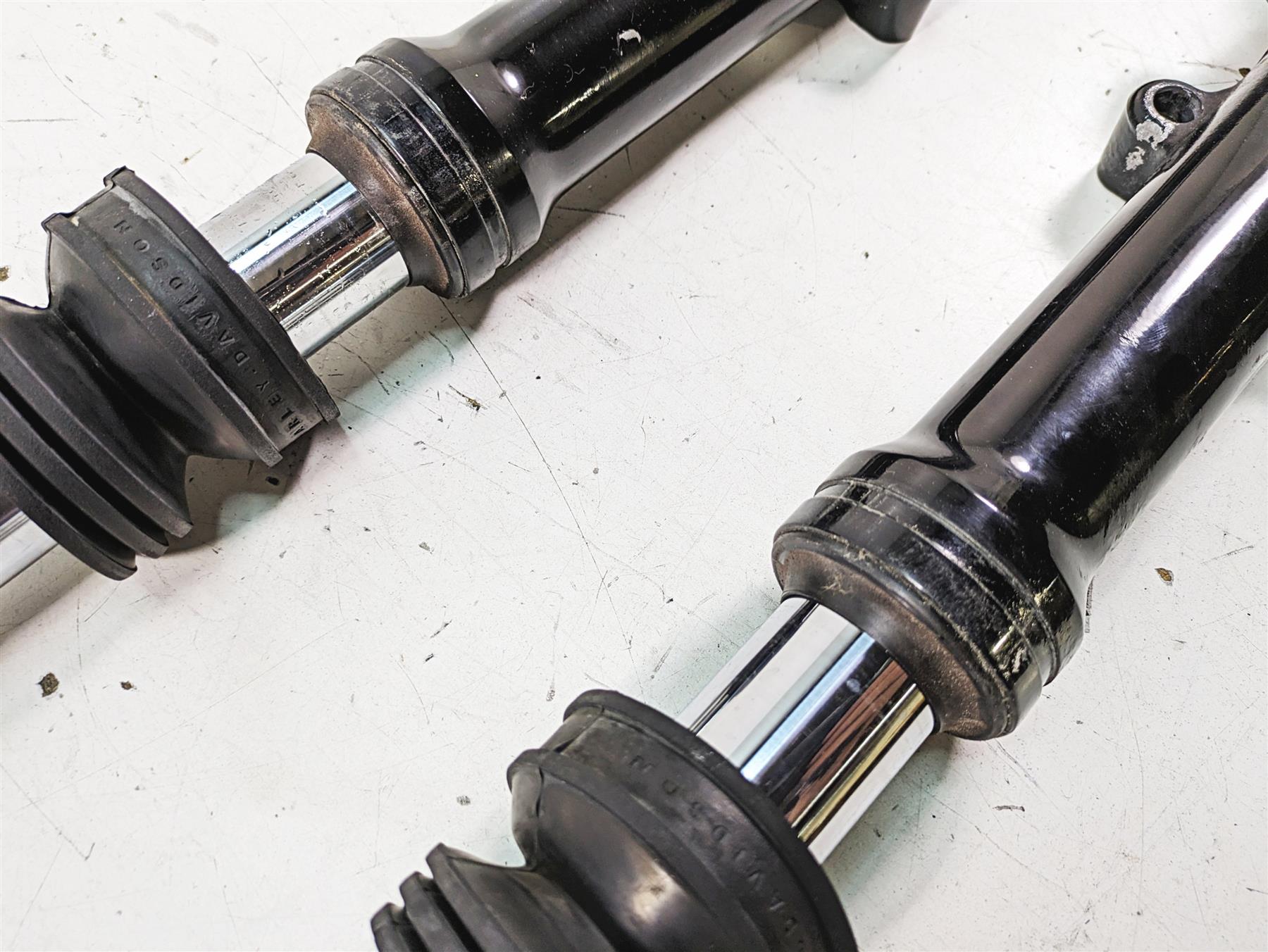 2019 Harley XL883N Sportster Iron Front Fork Legs 39mm -Read 45400087 45400086 {{ shop.shopifyCountryName }} - Mototech271