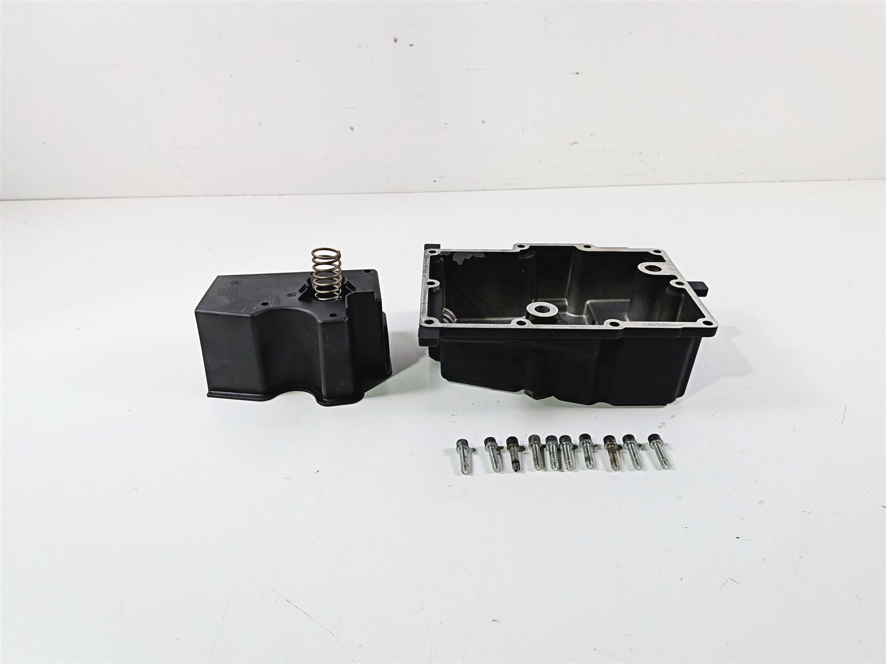 2007 Harley Dyna FXDB Street Bob Transmission Oil Pan & Baffle Set 26071-02 {{ shop.shopifyCountryName }} - Mototech271
