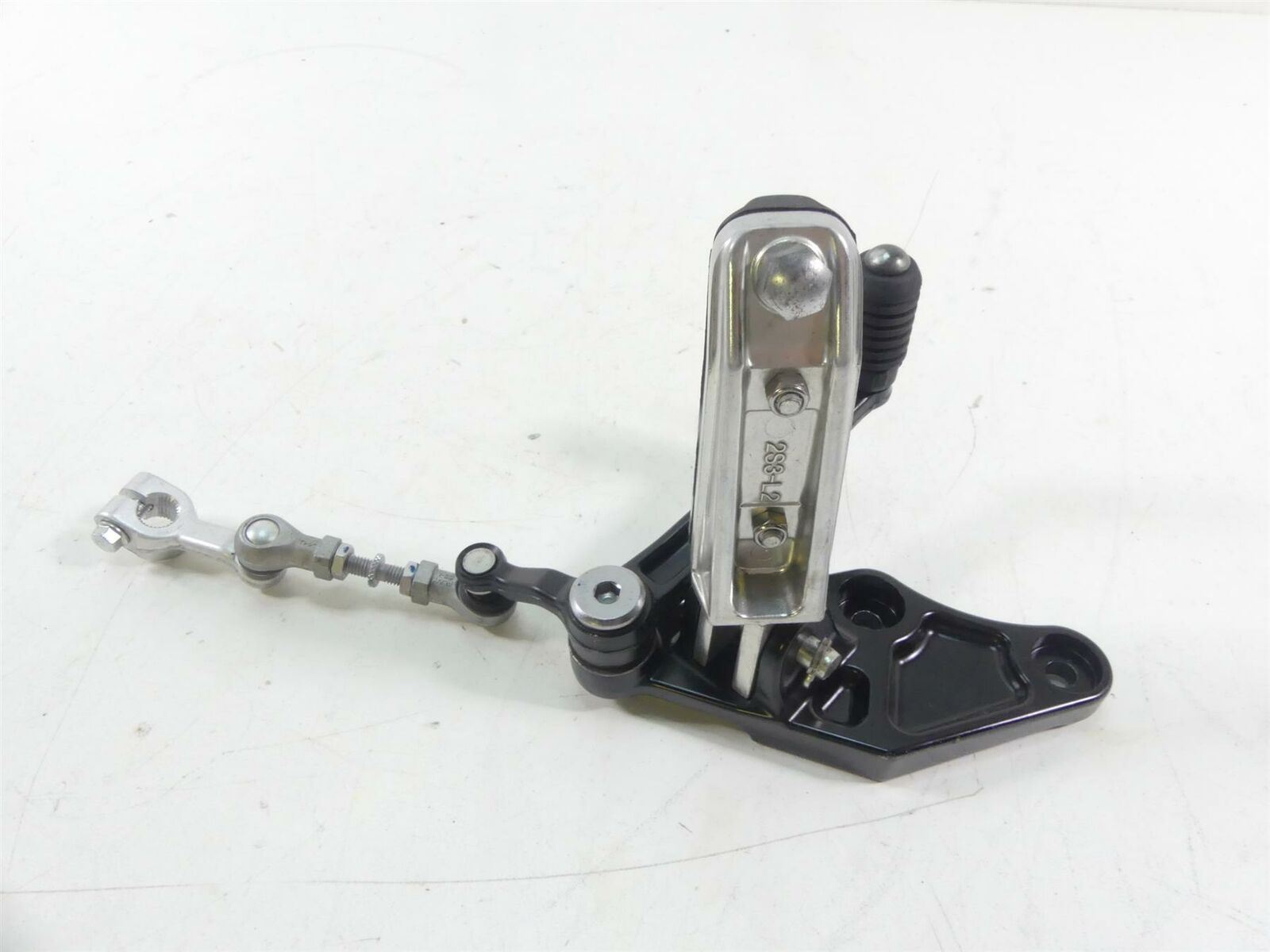 2020 Yamaha VMX17 1700 Left Footpeg Foot Peg + Gear Shifter Set 2S3-27442-10-00 {{ shop.shopifyCountryName }} - Mototech271