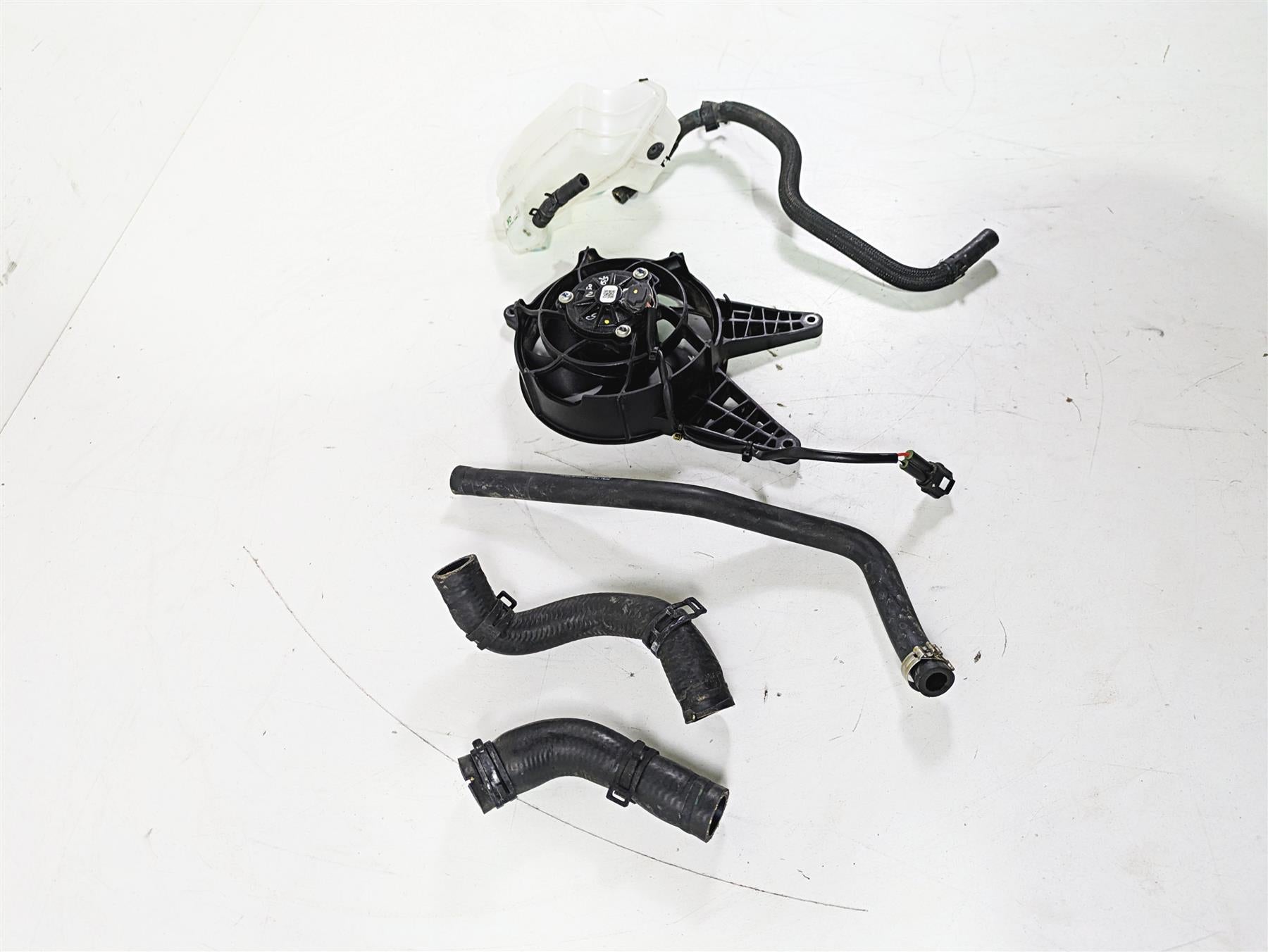 2023 BMW G310R K03 Coolant Fan Reservoir Hoses Set 17429457927 {{ shop.shopifyCountryName }} - Mototech271