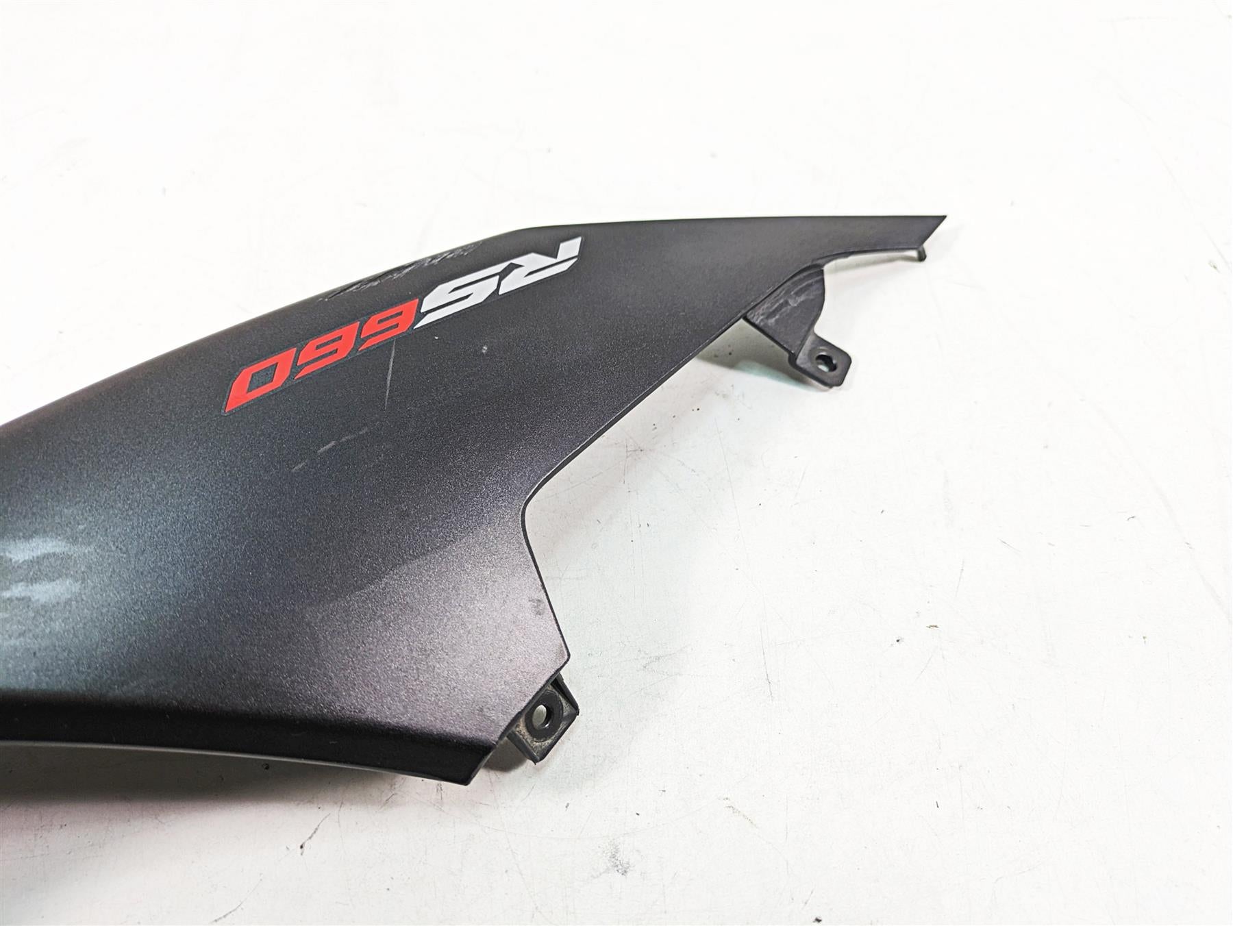 2021 Aprilia RS660 Right Tail Cover Fairing Cowl - Read 2B006647 {{ shop.shopifyCountryName }} - Mototech271