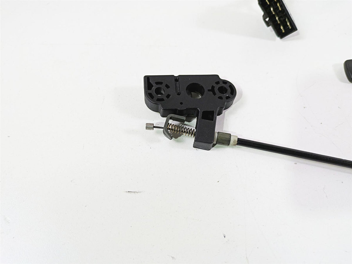 2006 Triumph Rocket 3 Ignition Switch Key Lock Tank Cap Set T2501074 T2502540 {{ shop.shopifyCountryName }} - Mototech271