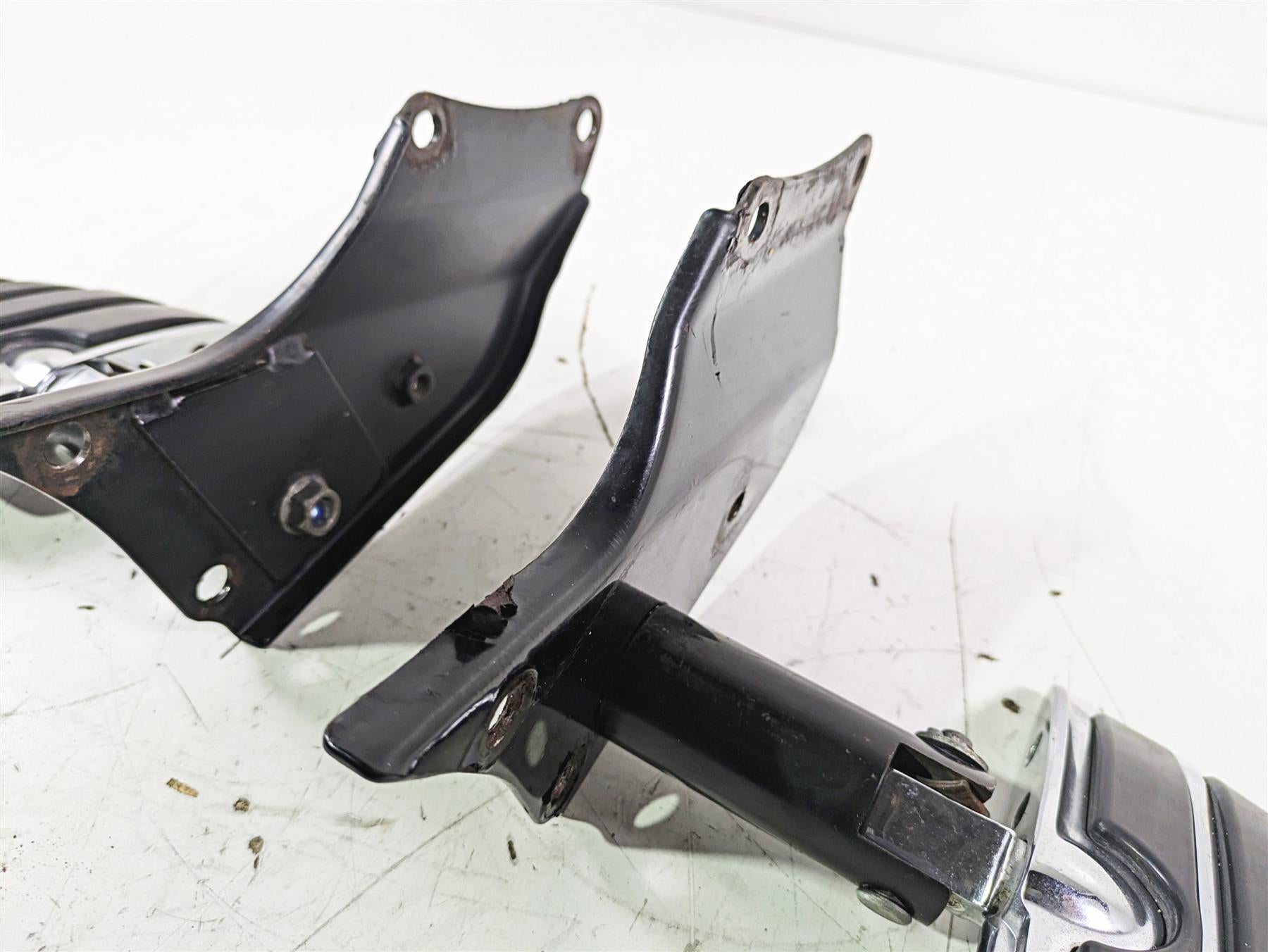 2002 Honda GL1500 CD Valkyrie Deluxe Rear Passenger Footpeg Set 50815-MZ0-000 {{ shop.shopifyCountryName }} - Mototech271