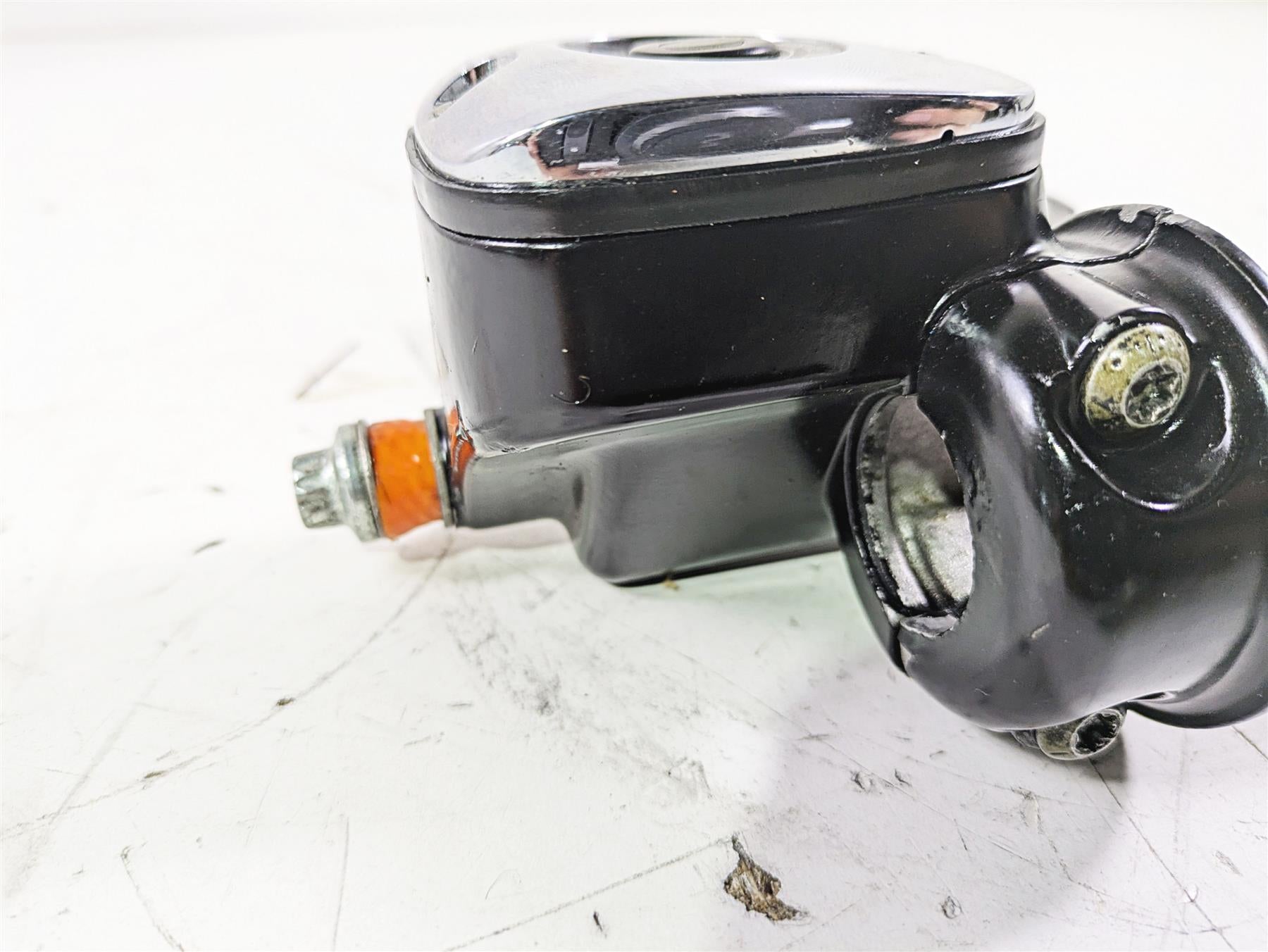 2003 Harley Touring FLHTCUI E-Glide 100th Front Brake Master Cylinder 45013-96E {{ shop.shopifyCountryName }} - Mototech271