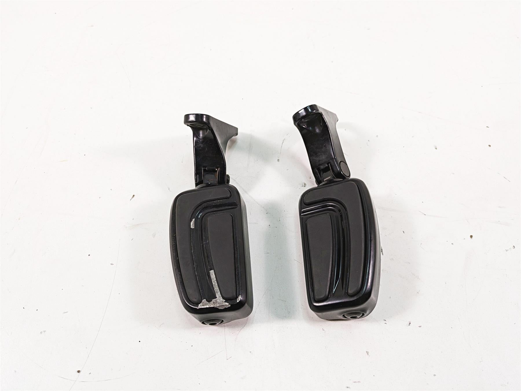 2018 Harley Touring FLHXSE CVO Street Glide Rear Airflow Footpeg Set 50500717 {{ shop.shopifyCountryName }} - Mototech271