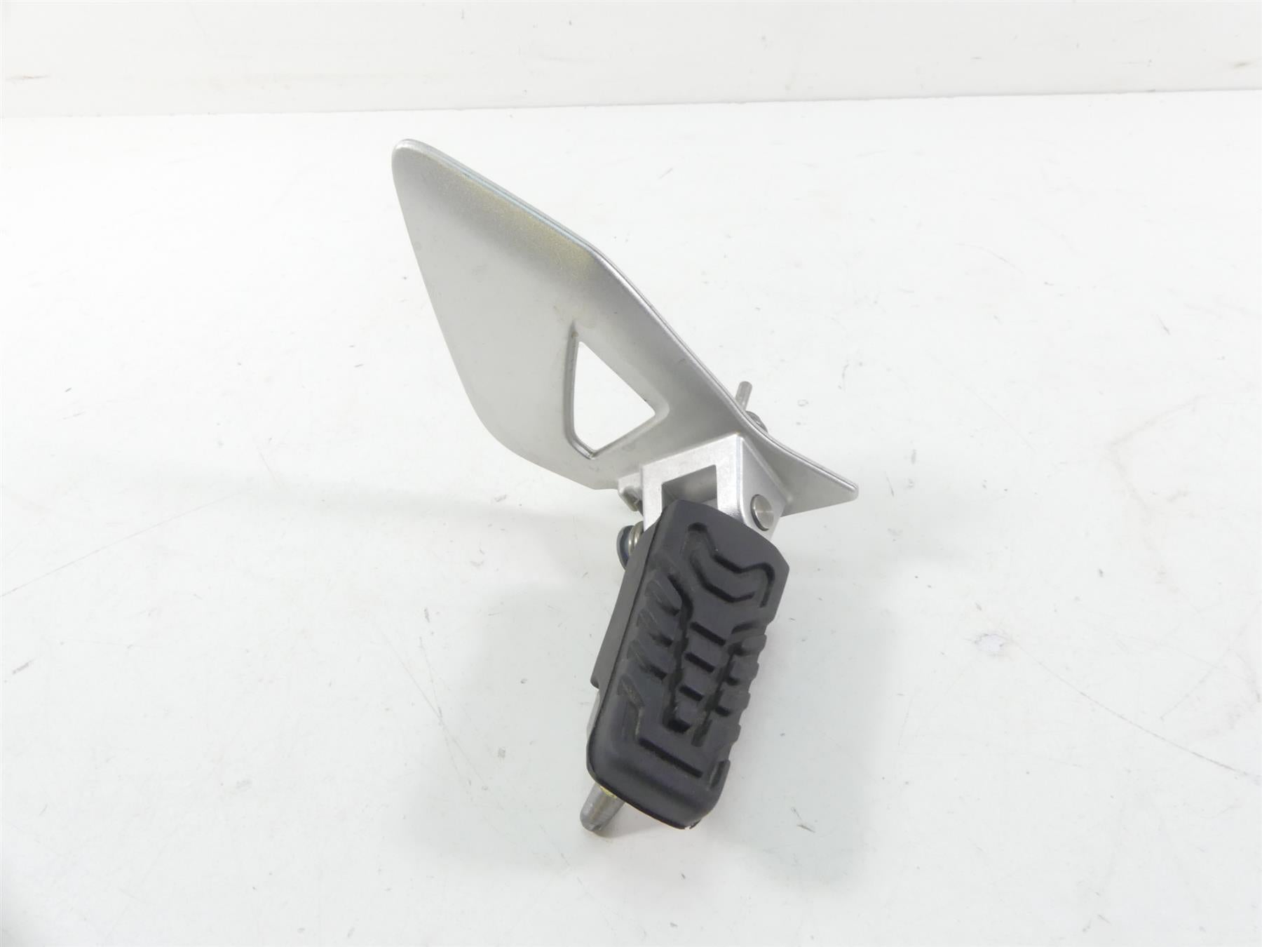 2015 BMW R1200RT K52 Front Right Footpeg Foot Peg +Mount 46718535642 46718560382 {{ shop.shopifyCountryName }} - Mototech271