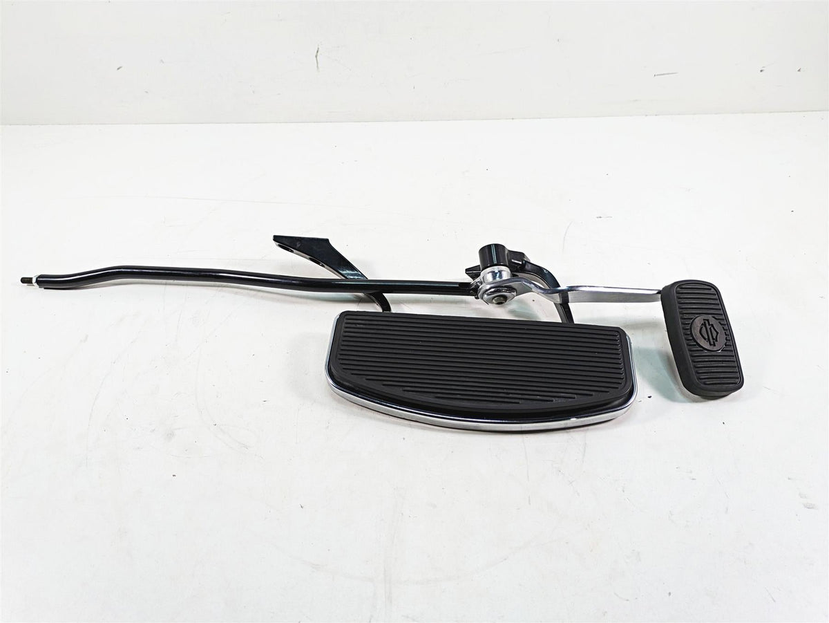 2012 Harley FLD Dyna Switchback Right Floorboard & Brake Pedal Set 54172-12 {{ shop.shopifyCountryName }} - Mototech271