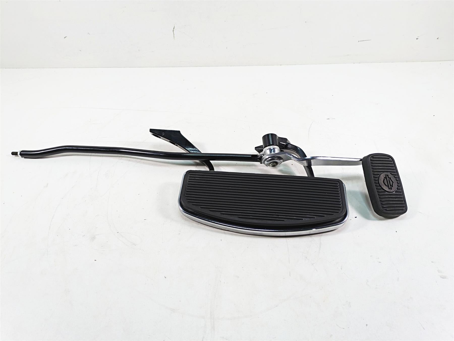 2012 Harley FLD Dyna Switchback Right Floorboard & Brake Pedal Set 54172-12 | Mototech271