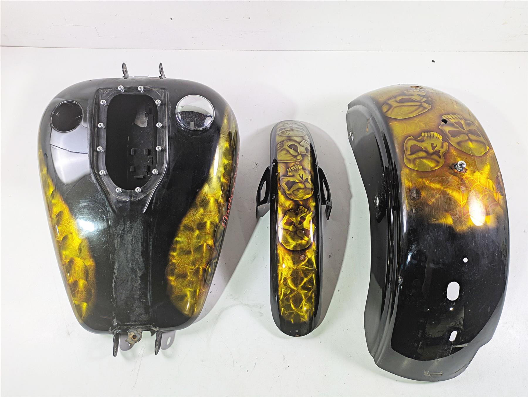 2010 Harley Dyna FXDB Street Bob Custom Paint Fender & Fuel Tank Set 61593-10