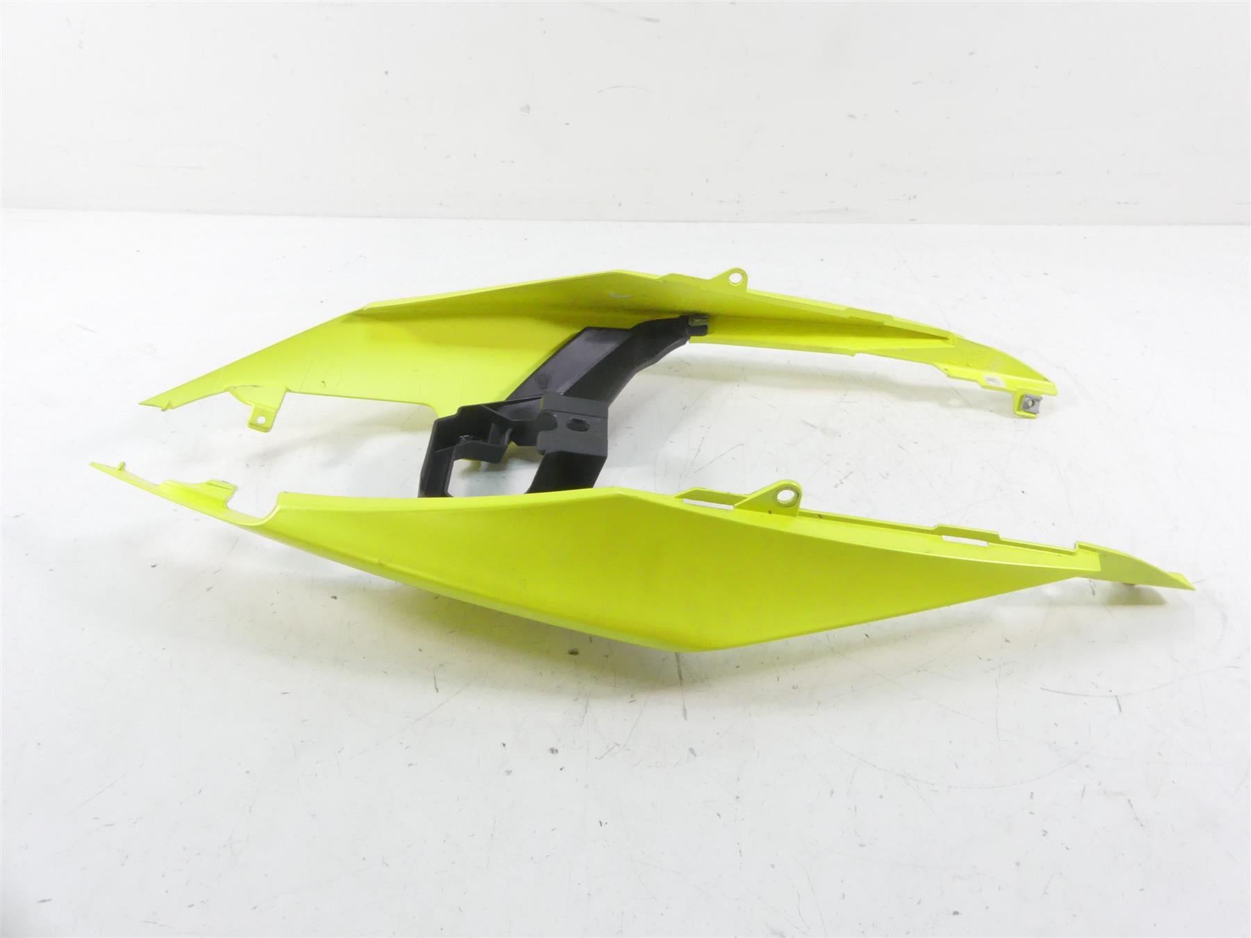 2021 Aprilia RS 660 Rear Left Right Yellow Tail Cover Fairing Set 2B006648 {{ shop.shopifyCountryName }} - Mototech271
