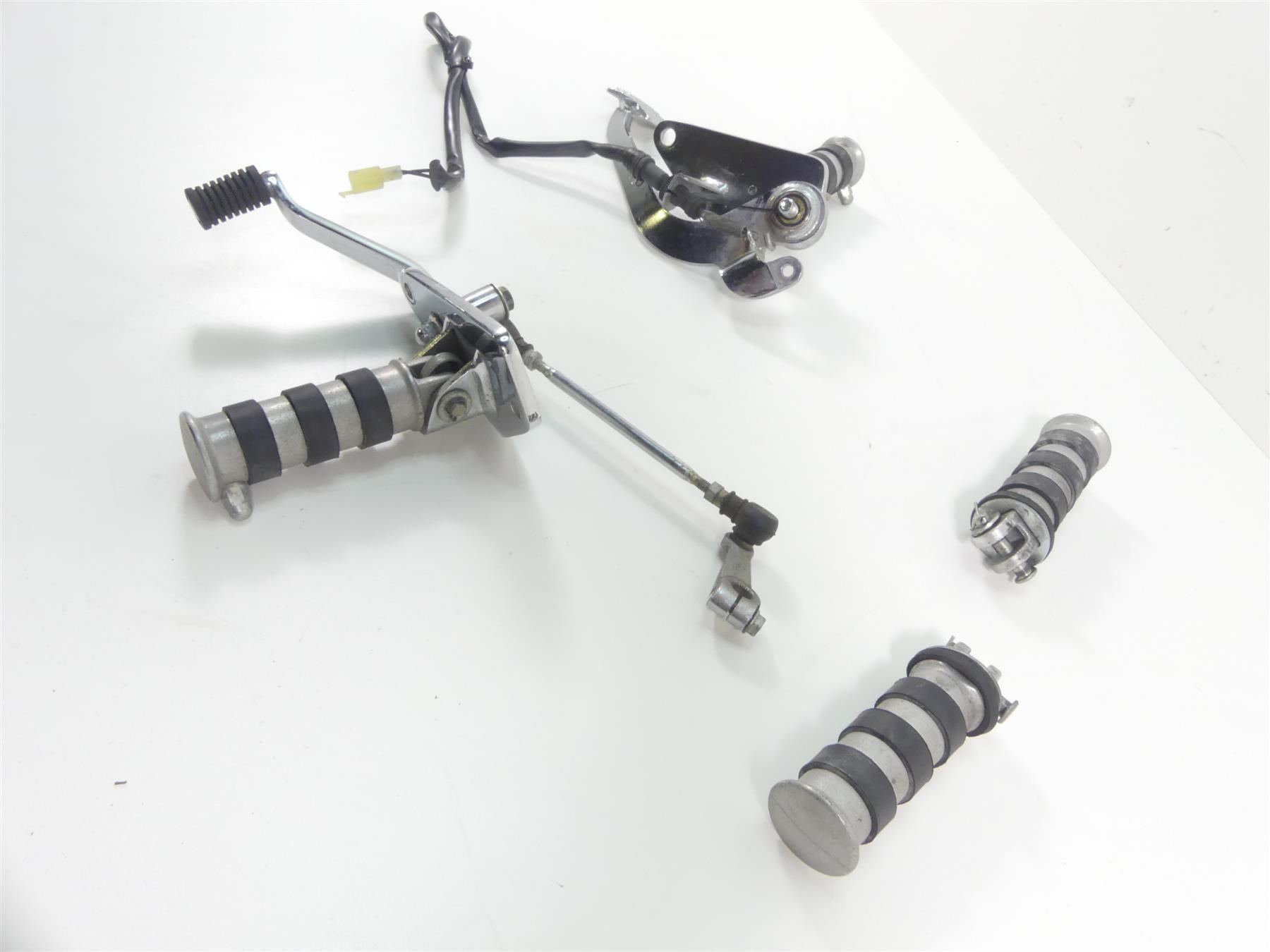 2003 Honda VT1100 C2 Shadow Sabre Footpeg Shifter Brake Pedal Set 50625-MAA-A80 {{ shop.shopifyCountryName }} - Mototech271