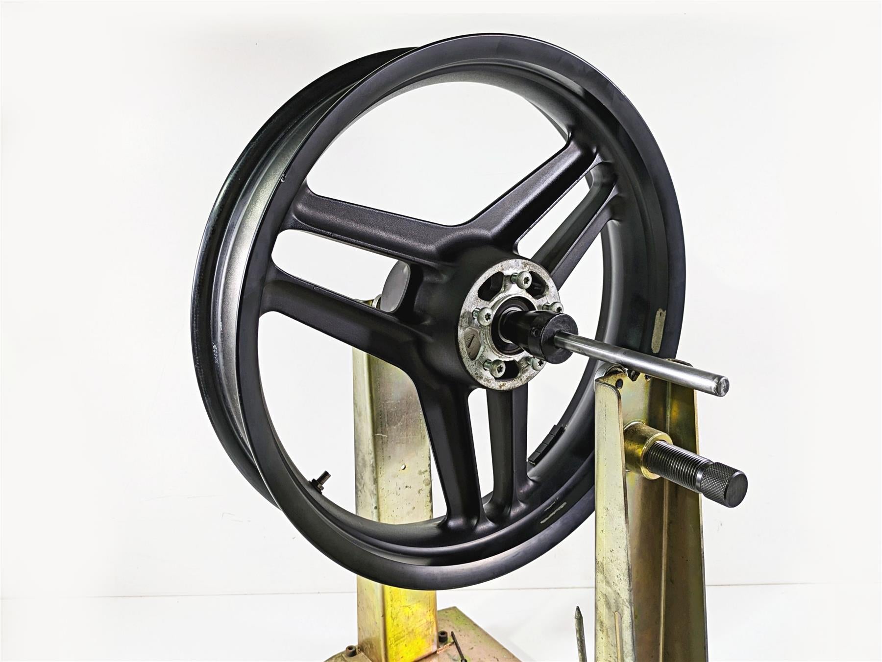 2009 Harley XR1200 Sportster Straight 18x3.5 Front Wheel Rim 43103-08 {{ shop.shopifyCountryName }} - Mototech271