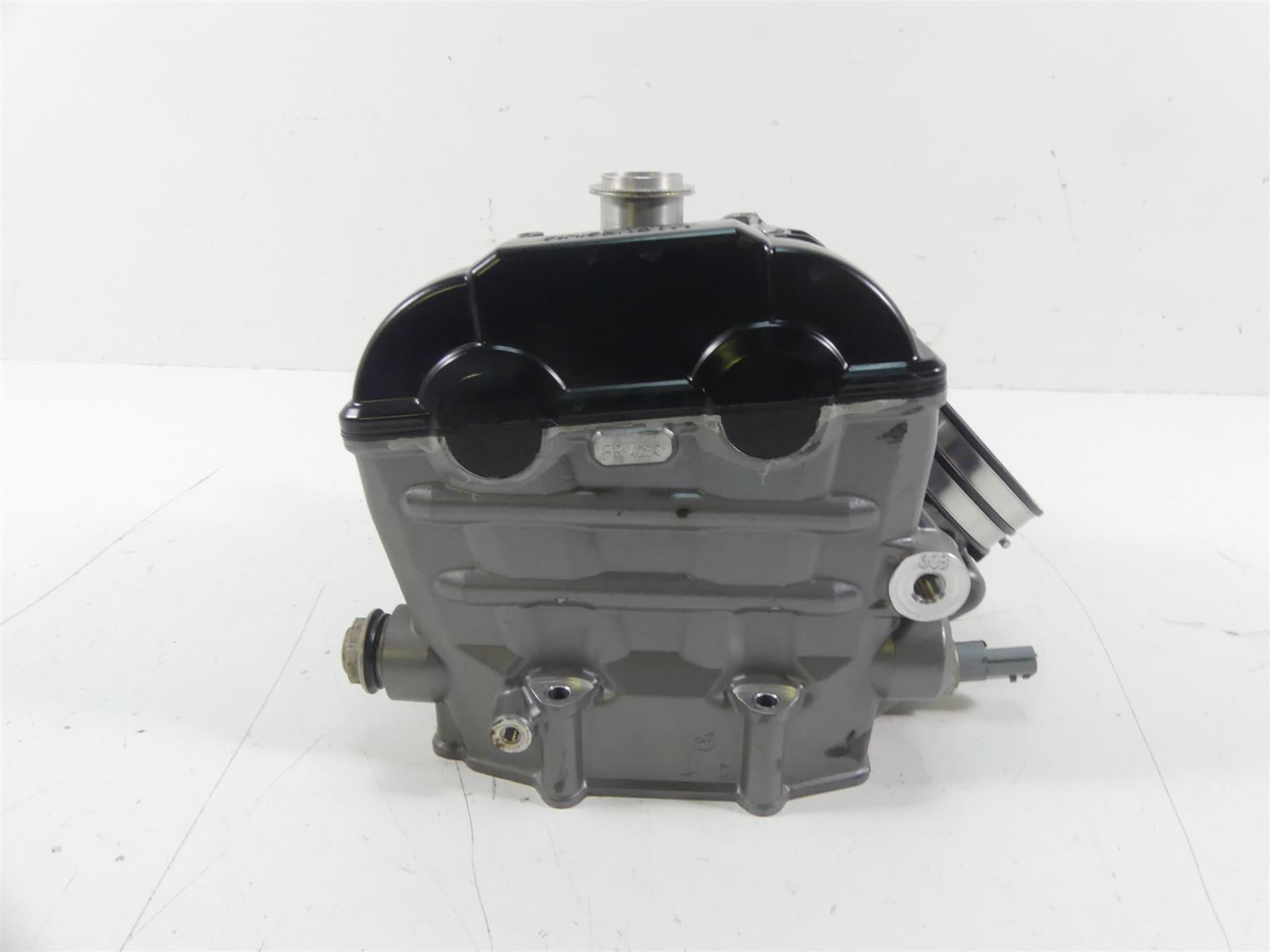 2015 KTM 1190 Adventure R Front Cylinderhead Cylinder Head - Read 6133602010024 {{ shop.shopifyCountryName }} - Mototech271