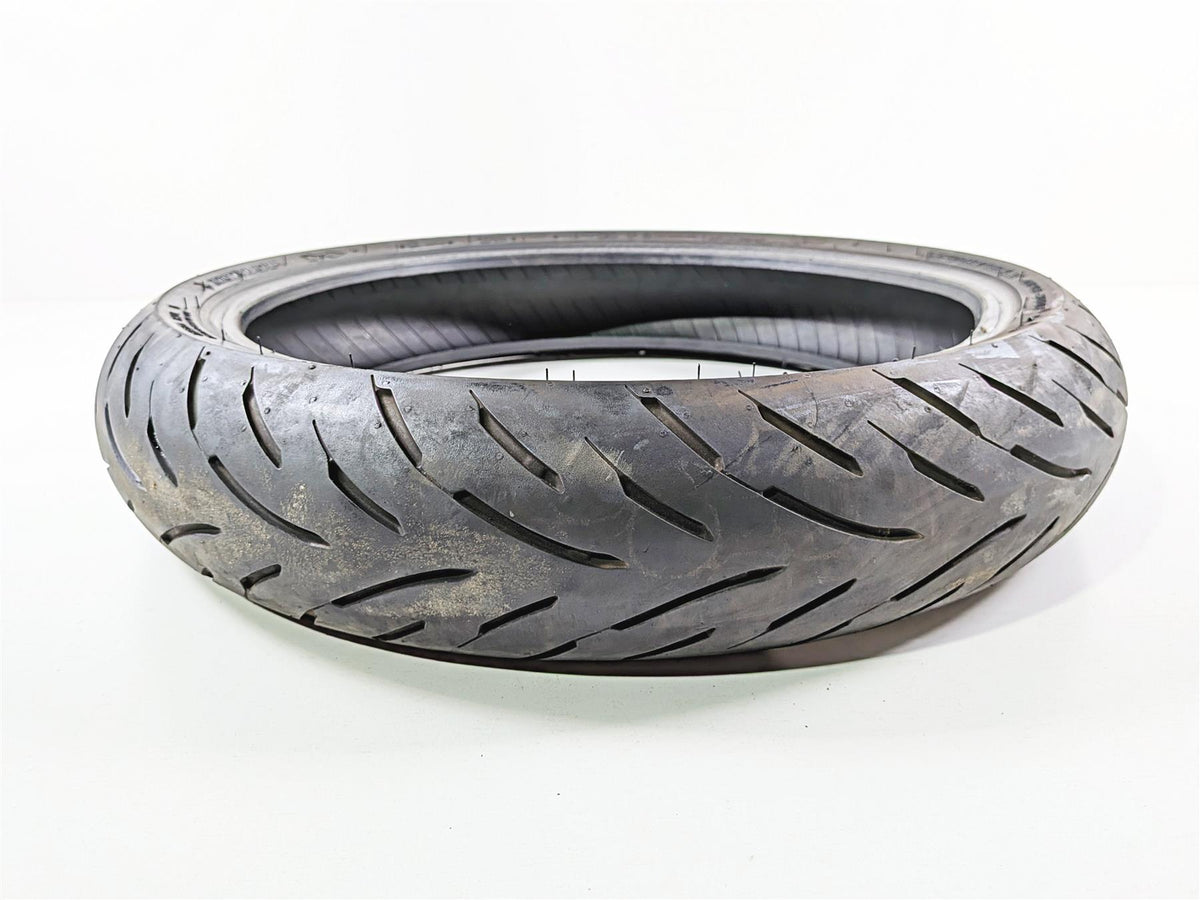 Used Front Front Dunlop Sportmax GPR-300 110/70R17 Tire HJDD7R4N9F {{ shop.shopifyCountryName }} - Mototech271