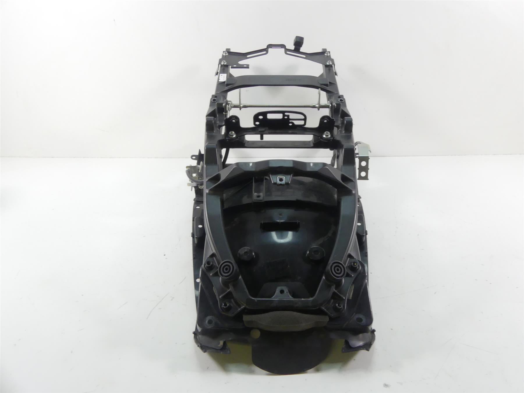 2013 Yamaha VMX17 V-Max 1700 Rear Subframe + Inner Fender 2S3-21190-00-00 {{ shop.shopifyCountryName }} - Mototech271